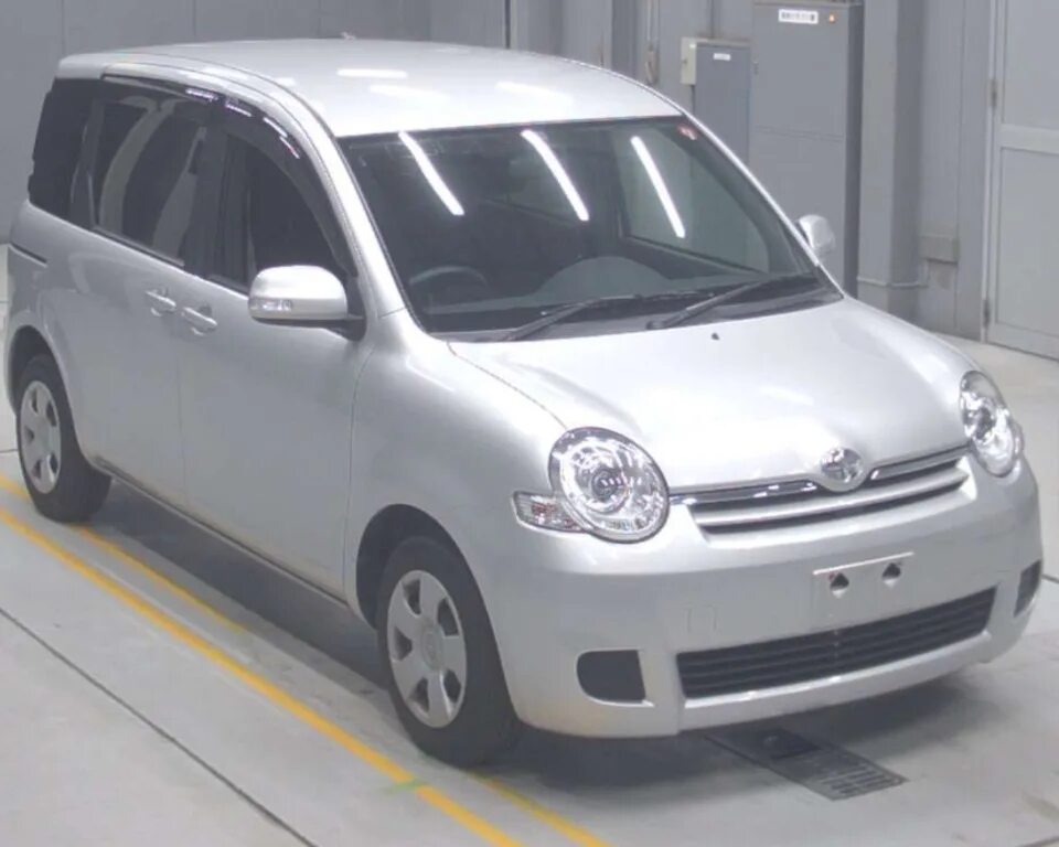 Toyota sienta левый руль. Тойота сиента голубая. Тойота сиента диски 17. Ncp81 сиента. Тойота сиента 2004.