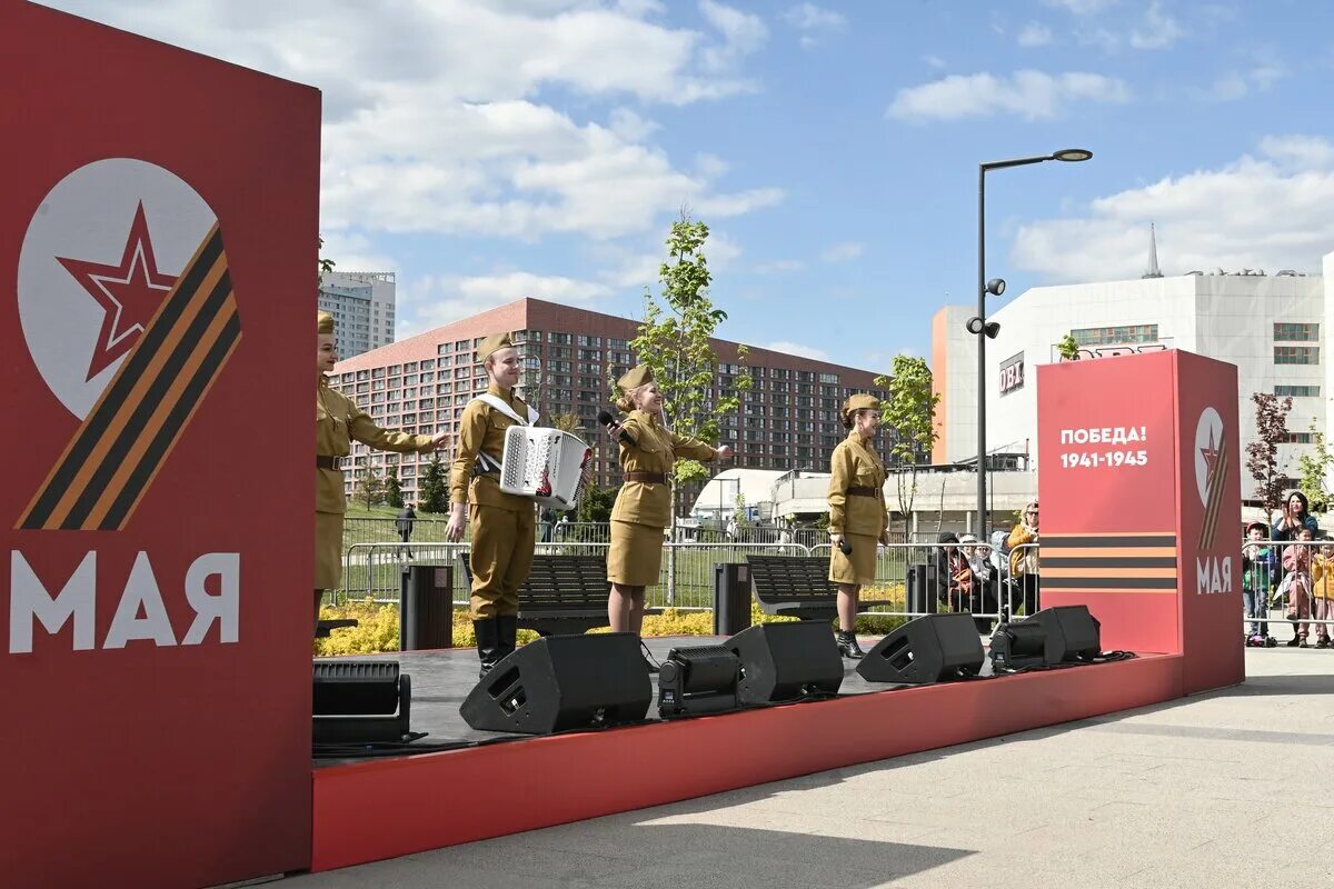 9 мая 2023 москва. День Победы парк. Парк Ходынское поле. Фото 9 мая день Победы 2023 парк. Парк Победы Москва 9 мая.