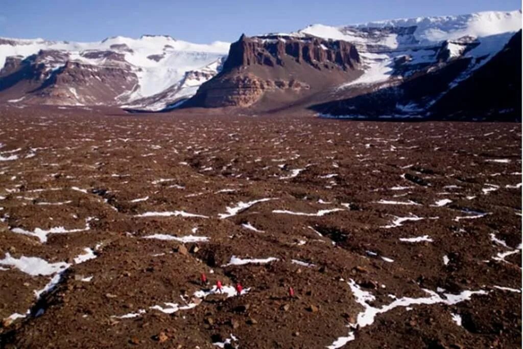 Станция мак-мёрдо в антарктиде. Долина мак мердо в антарктиде. Антарктида пустыня мак мердо. Сухие долины мак-мердо в антарктиде. Мак-мердо антарктида.
