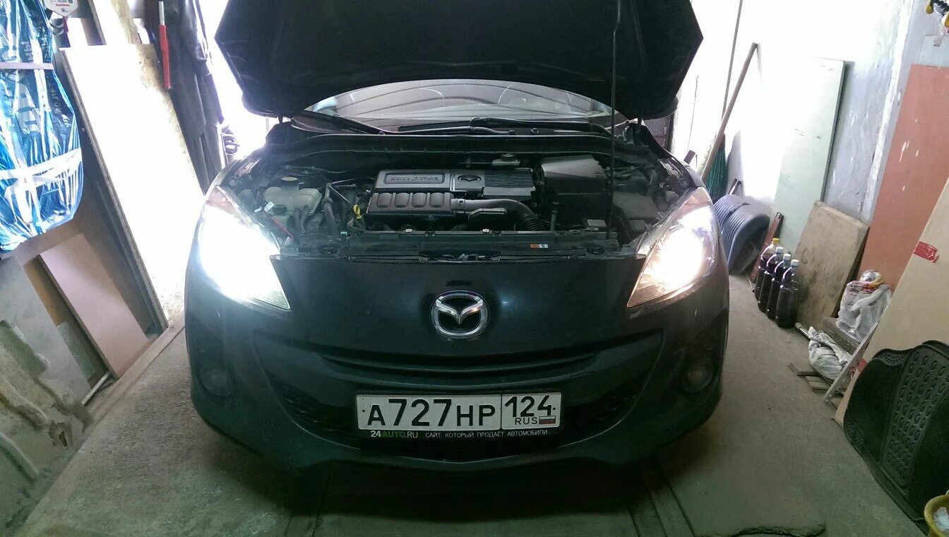 Ксенон мазда 3. Mazda 3 BL С ксеноном. Фары ксенон Mazda 3 BL. Фара Мазда 3 ксенон. Ксенон в противотуманки Мазда 3 БК.