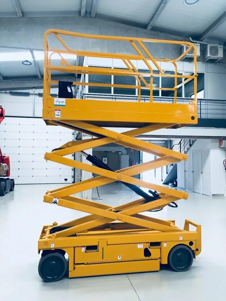 подъемник гидравлический imer. Haulotte optimum 8 ac. подъемники в 10. аккумуляторный подъемник. ножничный подъемник 14м.