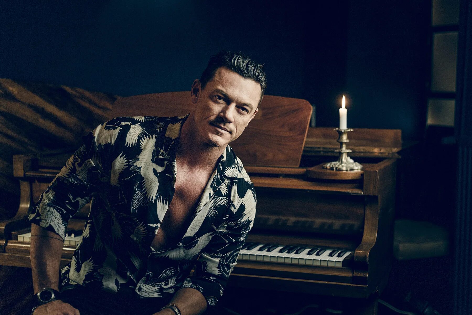 Luke evans. Люк Эванс. Люк Эванс Luke Evans. Люк Эванс фотосессии. Люк Эванс фотосессии 2020.