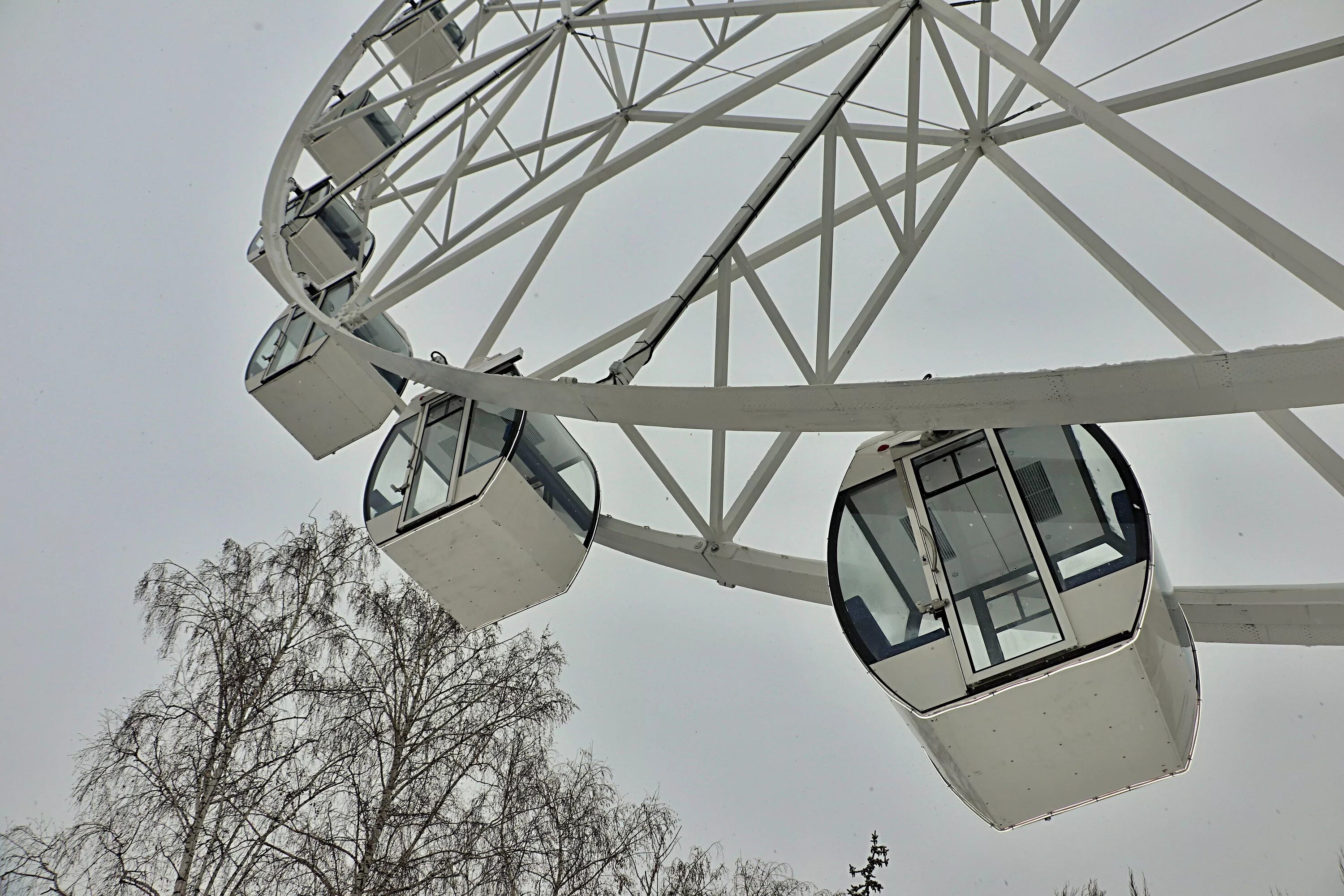 парк гагарина стерлитамак колесо обозрения. самара парк гагарина аттракционы колесо обозрения. парк гагарина стерлитамак. колесо обозрения в самаре парк гагарина. колесо обозрения самара парк гагарина.