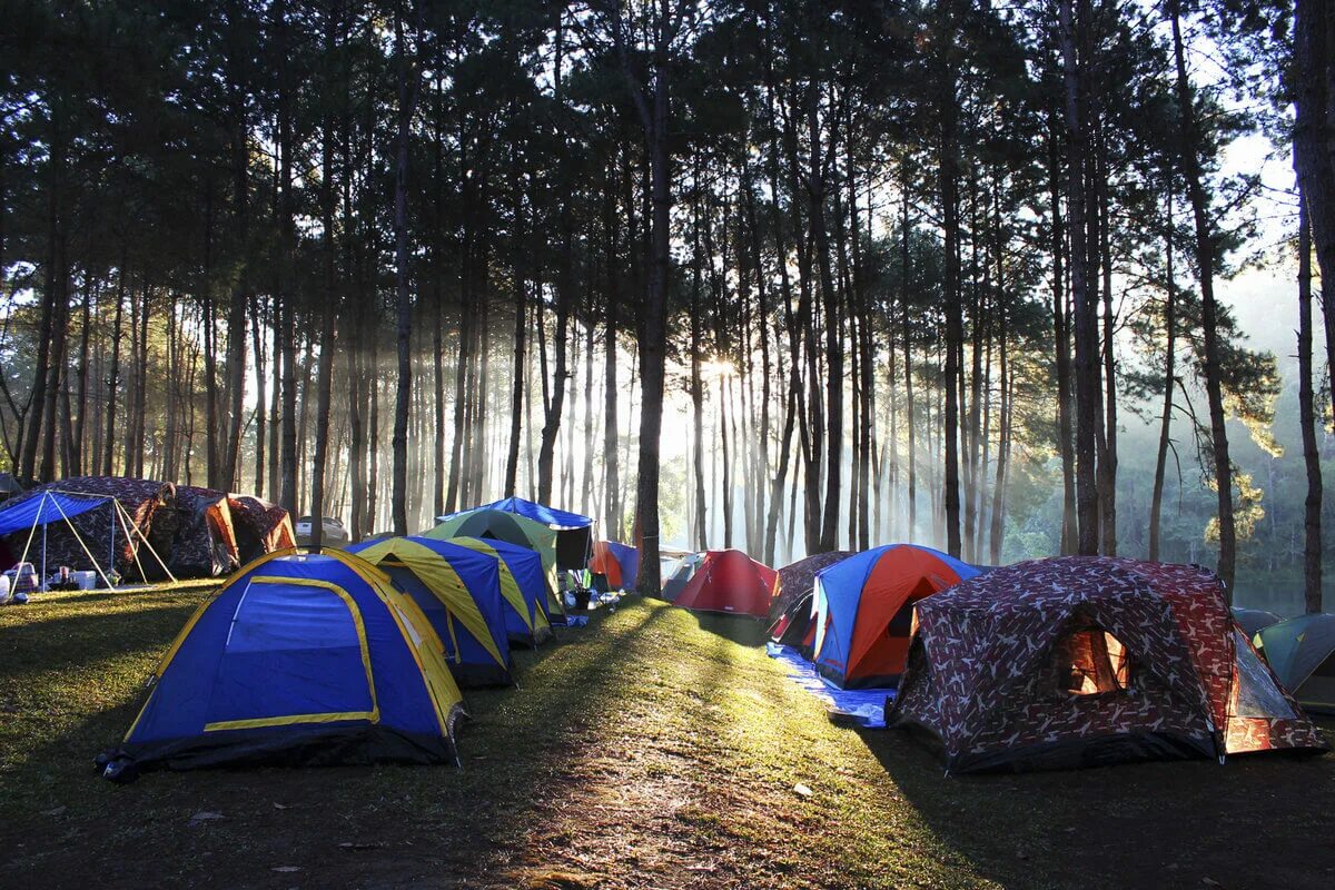 Camping фото. Палаточный кемпинг Айская Долина. Кемпинг Караидель палаточный лагерь. Палаточный кемпинг Истра. Палаточный лагерь Camp 2050.