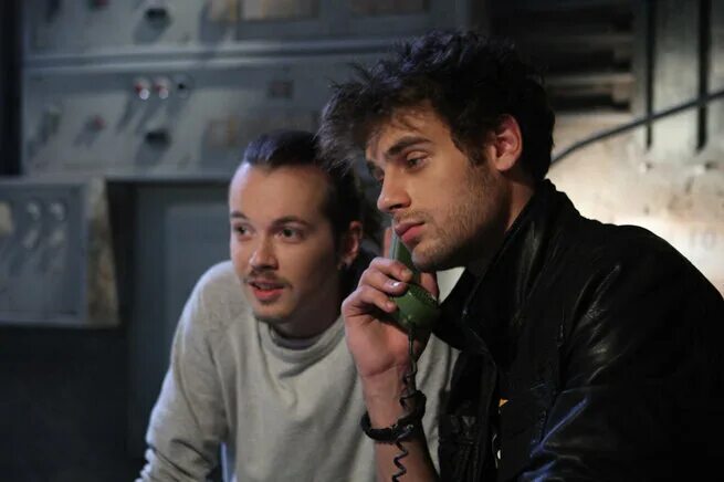 выжить после. выжить после 2013. выжить после 2013. выжить после 1 серий подряд. выжить после сериал.