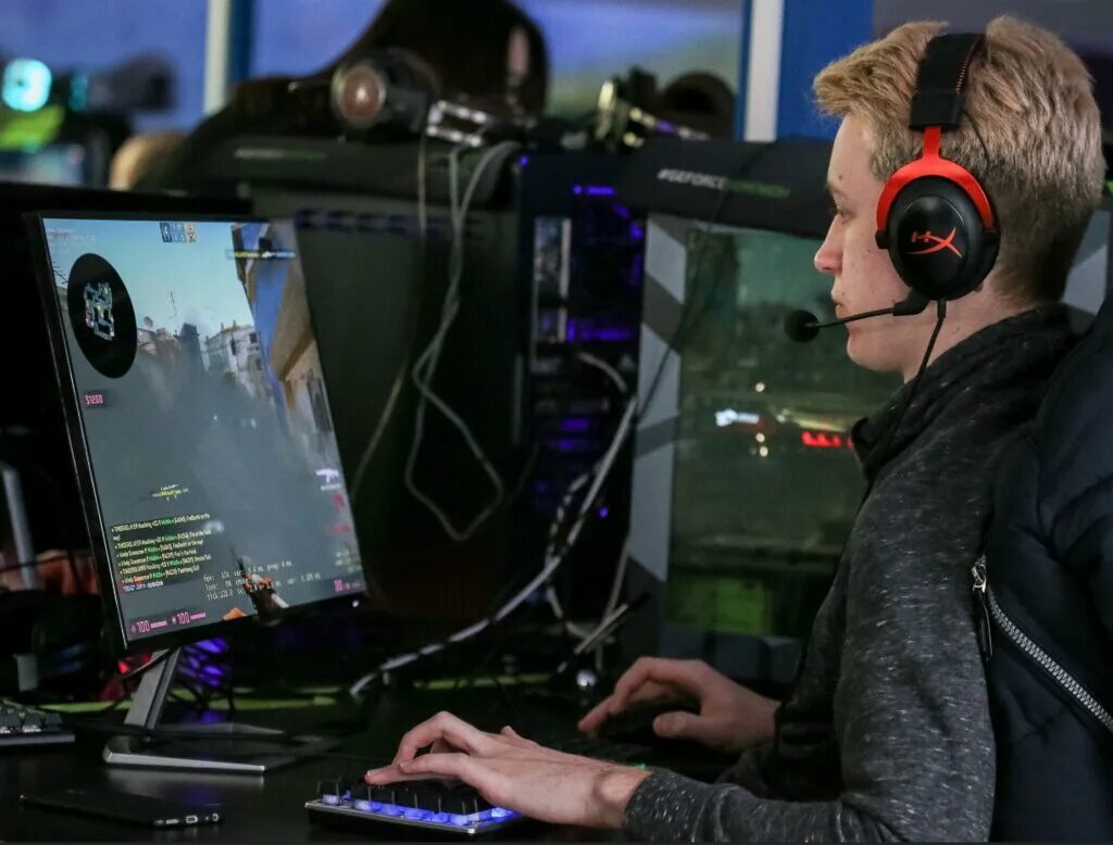 кибер ван отзывы. киберспортсмен twistzz. кибер 1 школа программирования. кибер ван отзывы. кибер ван ярмарка.