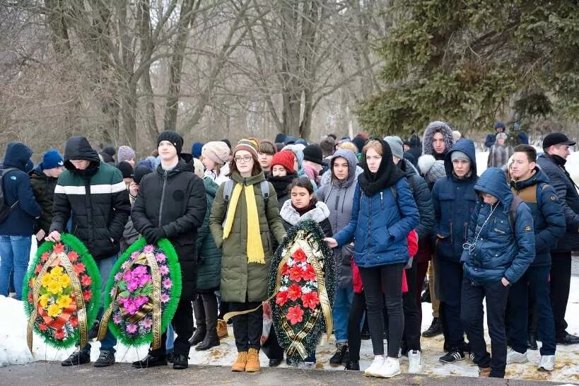 Погода в лиховском на неделю. Парк Победы мкр Лиховской. Мкр Лихая Ростовская область парк Победы. Лиховской Ростовская область. Поселок Лиховской.