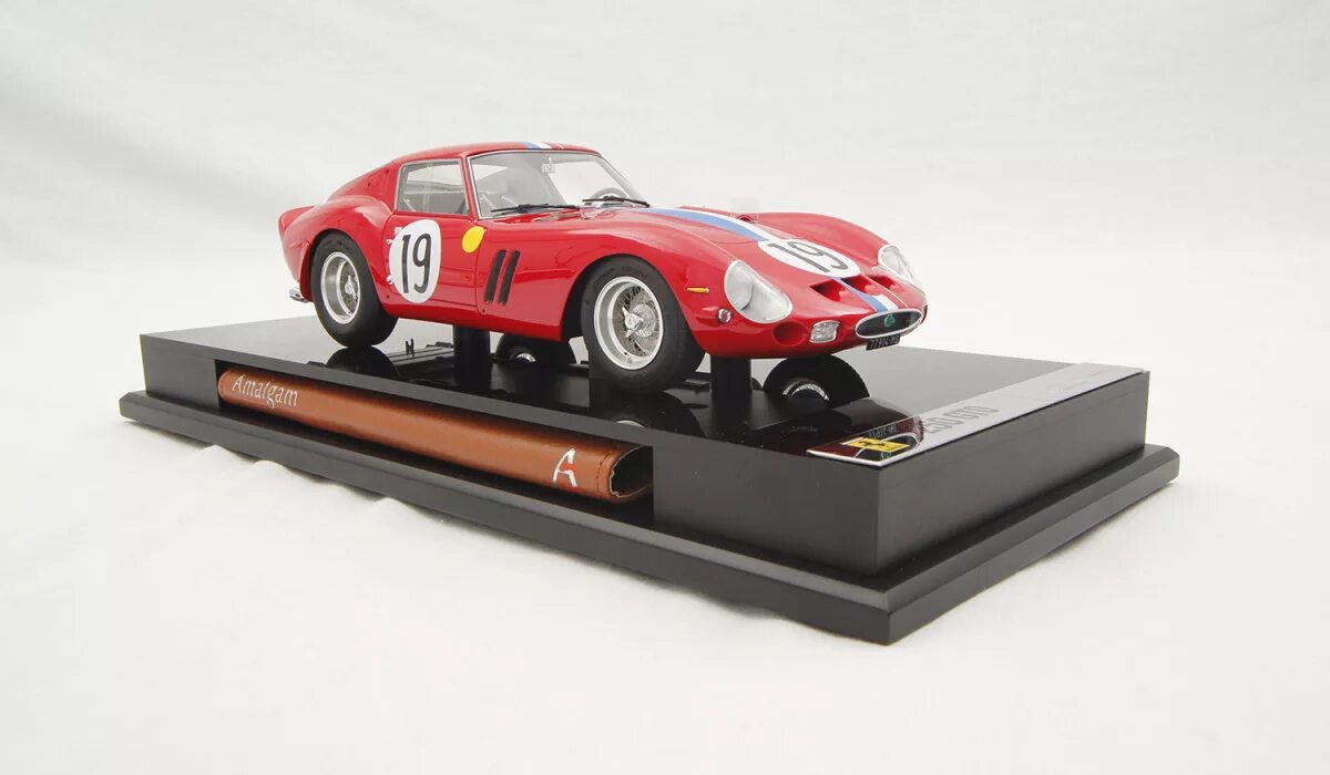 Ferrari 1 18. Феррари 1 18. Amalgam collection скульптура Ferrari 250 GTO. 1:18 Ferrari 250 GTO le man's. Феррари 250 GTI hot Weels.