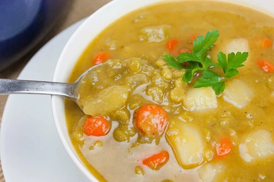 Гороховая похлебка постная. Гороховый суп постный. Гороховый суп без мяса. Постный суп с клецками.