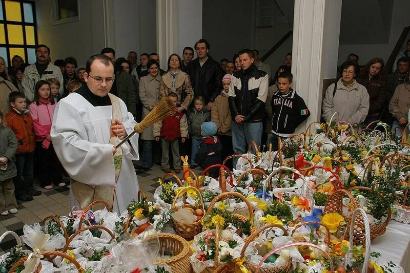 Пасха служба в церкви. Есть католическая пасха. С праздником пасхи католиков. Пасха католическая и православная. Есть католическая пасха.