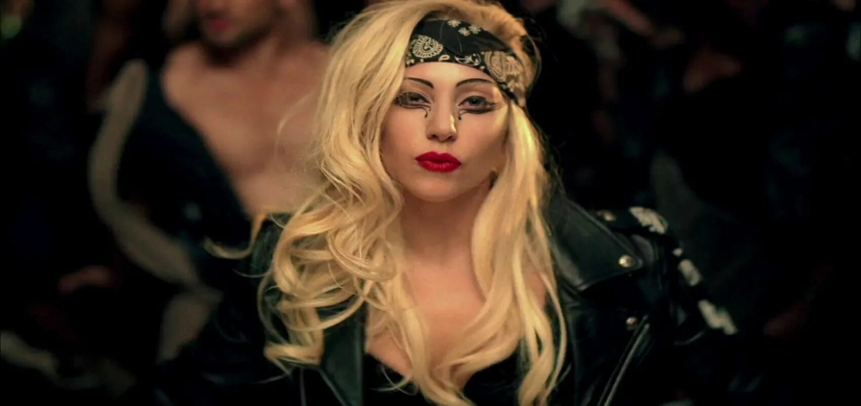 Леди Гага джудас. Леди Гага клип Judas. Lady Gaga Judas кадры. Фото леди Гага джудас. Слушать песню супер леди