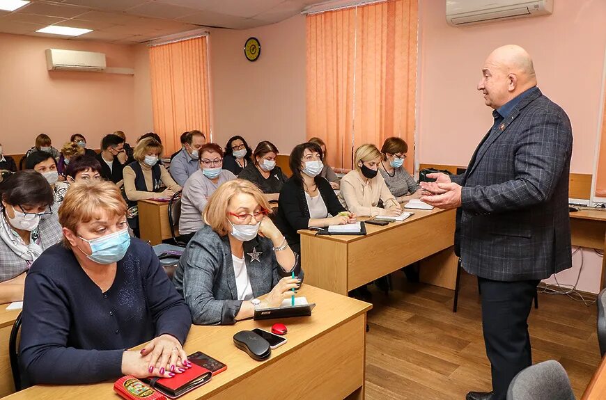 Школа г мытищи. Директор школы 14 Мытищи. Директор 32 школы Мытищи. Школа 6 Мытищи. Город Мытищи школа 14 директор.