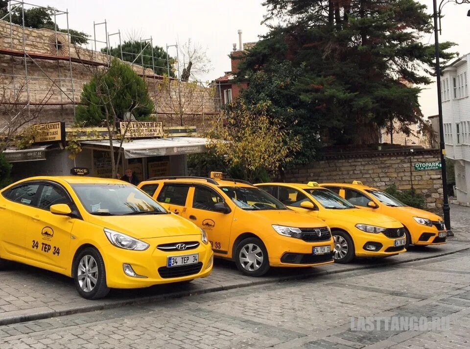 Такси Стамбул Fiat. Такси в Стамбуле. Стамбульское такси. Турецкое такси в Стамбуле. Такси аэропорт стамбула таксим