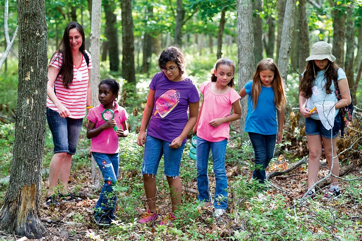 Большие девочки семь. Scout Camp. Campfire girls и girl Scouts of the USA. Girl Scout Camp. Girls Scouts Group.