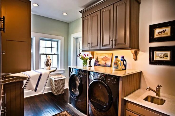 Вариант дизайна хозкомнаты в частном доме This Stunning Show House Is Indeed a Showstopper! Laundry craft rooms, Pantry la
