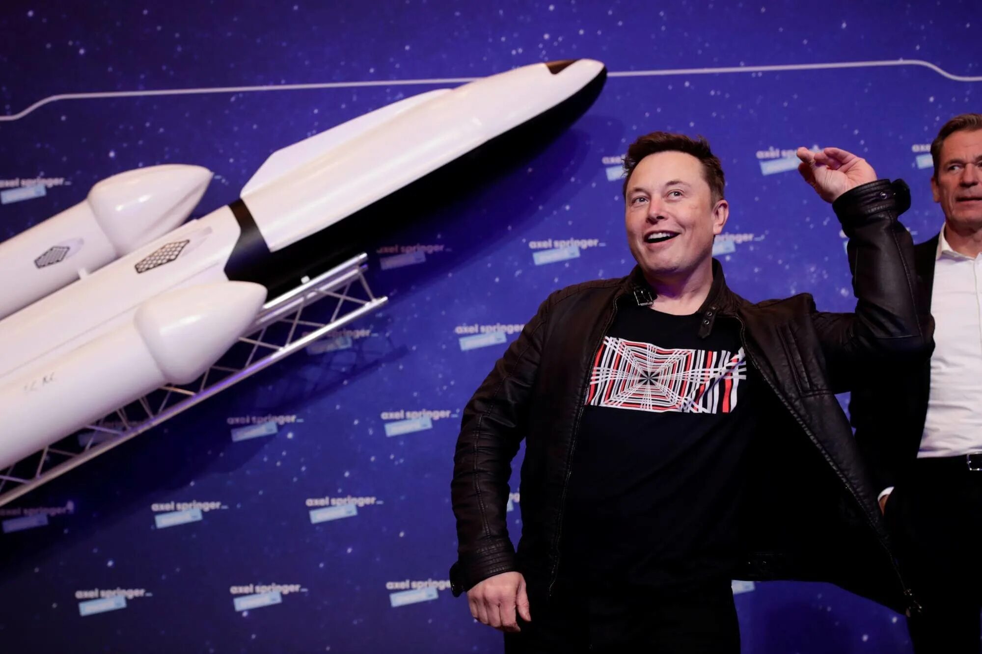 Илон маск достижения. Илон маск. илон маск space x. илон маск space x tesla. elon musk 2025.