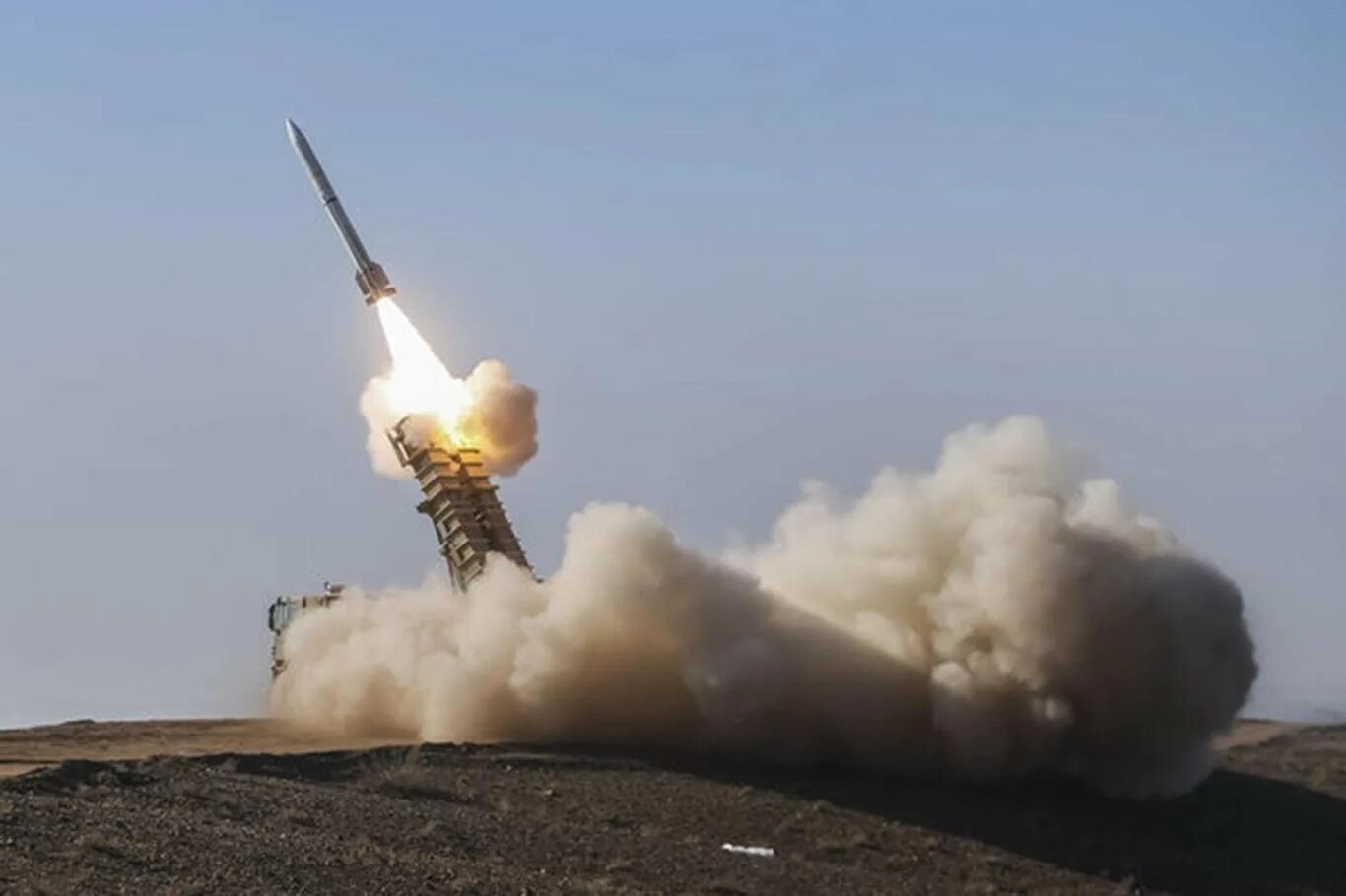 Аль-Кудс 3 РСЗО. Ракетный удар Ирана по базам США В Ираке. Иран ракетный удар. Ракета Военная. Звук бомбы ракет