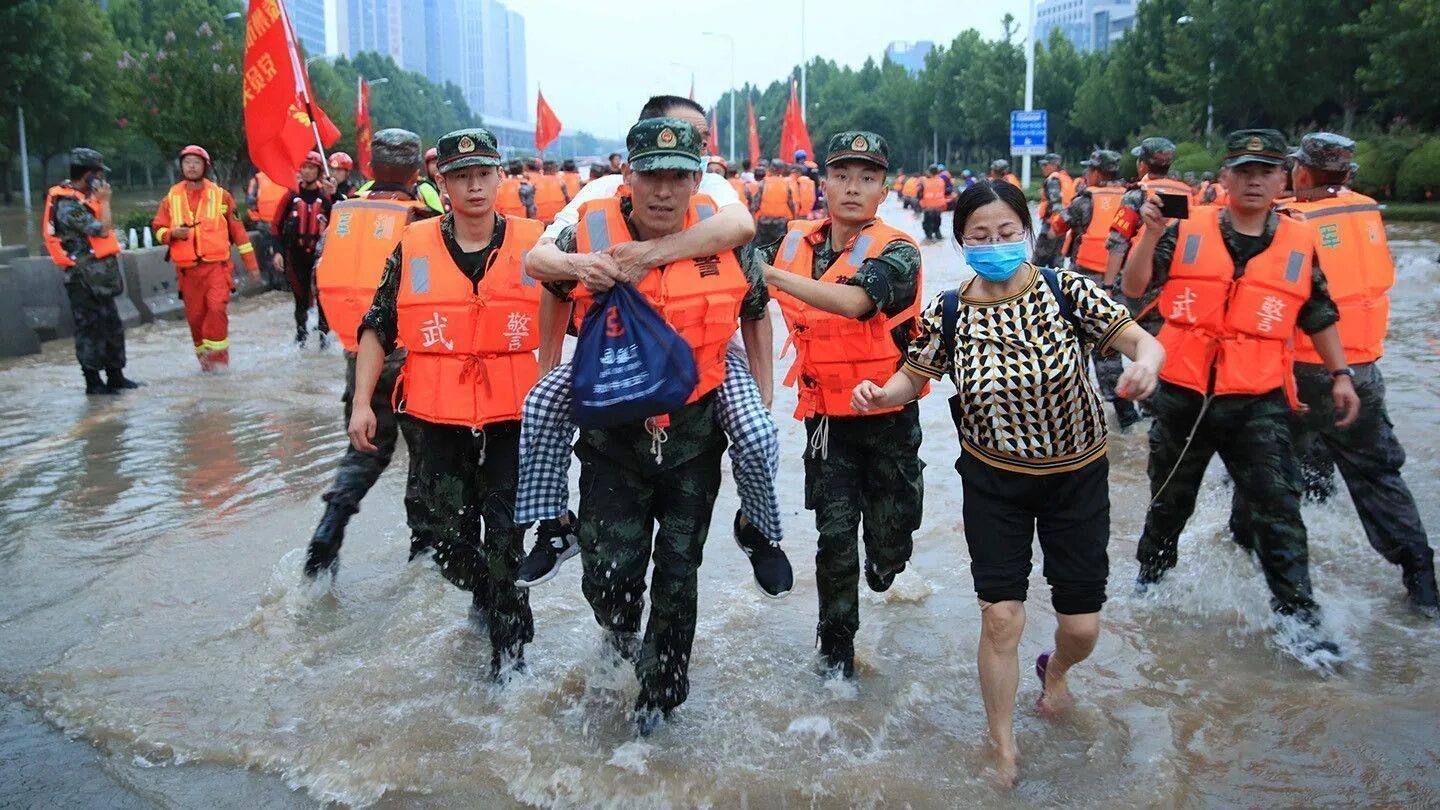 Какое наводнение в китае. Наводнение в Хэнань. Наводнение в Китае. Наводнение в Китае фото. Наводнения в Китае (2010).