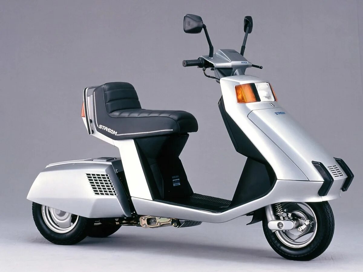 Японский мопед Honda. Скутер Хонда ЦФ 250. Honda Stream скутер. Old Honda 50 Scooter