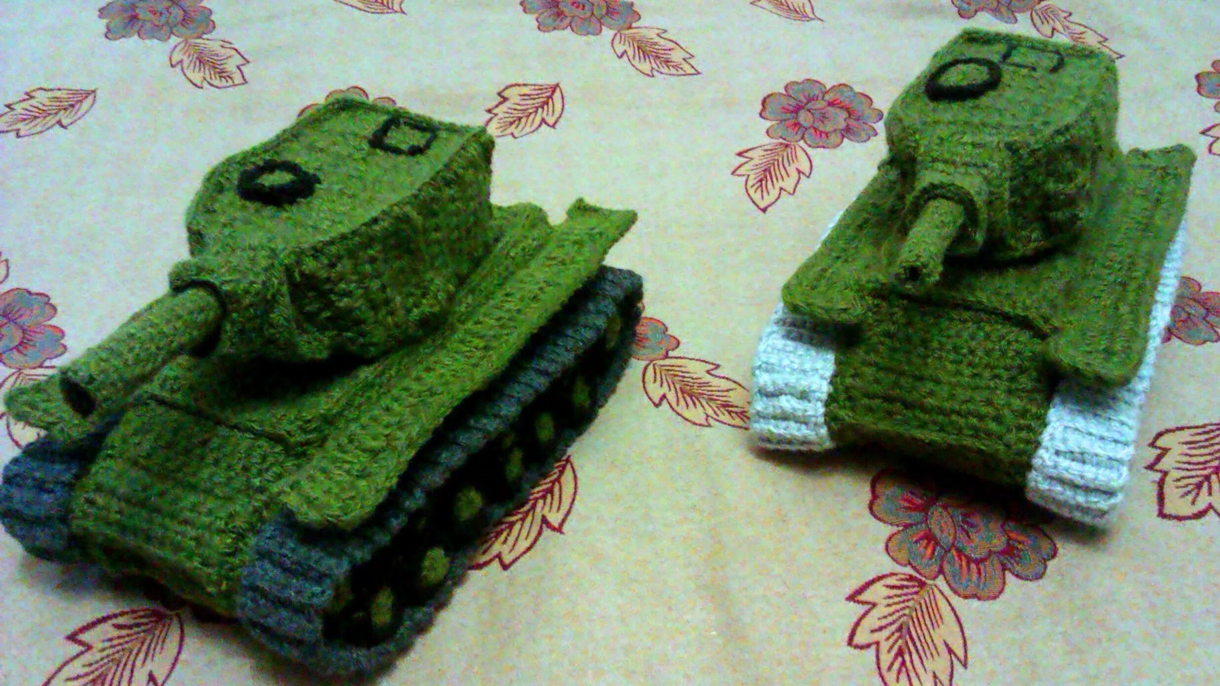 вязаные на 23 февраля крючком. подарок на 23 февраля крючком. подарок на 23 февраля крючком.