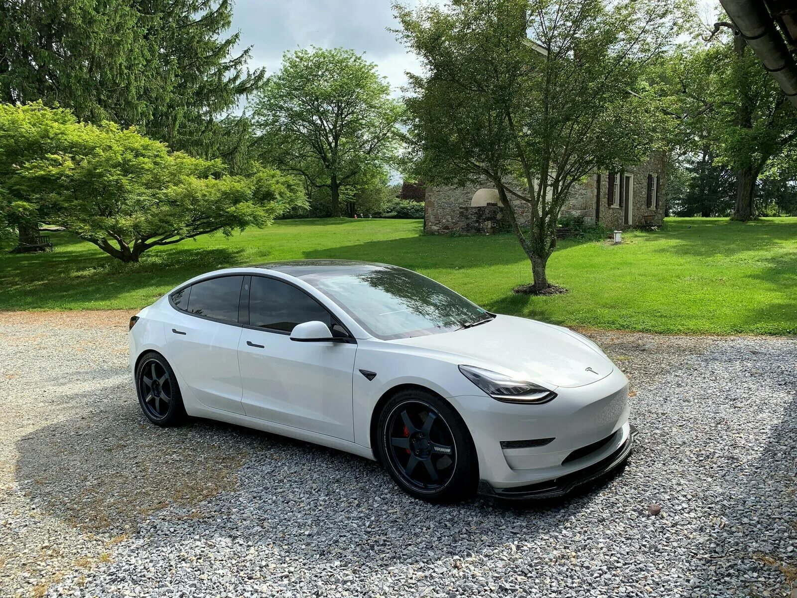 Tesla performance. Tesla model 3 Performance. Tesla model 3 White. Tesla model 3 белая. Tesla model 3 Performance белая.