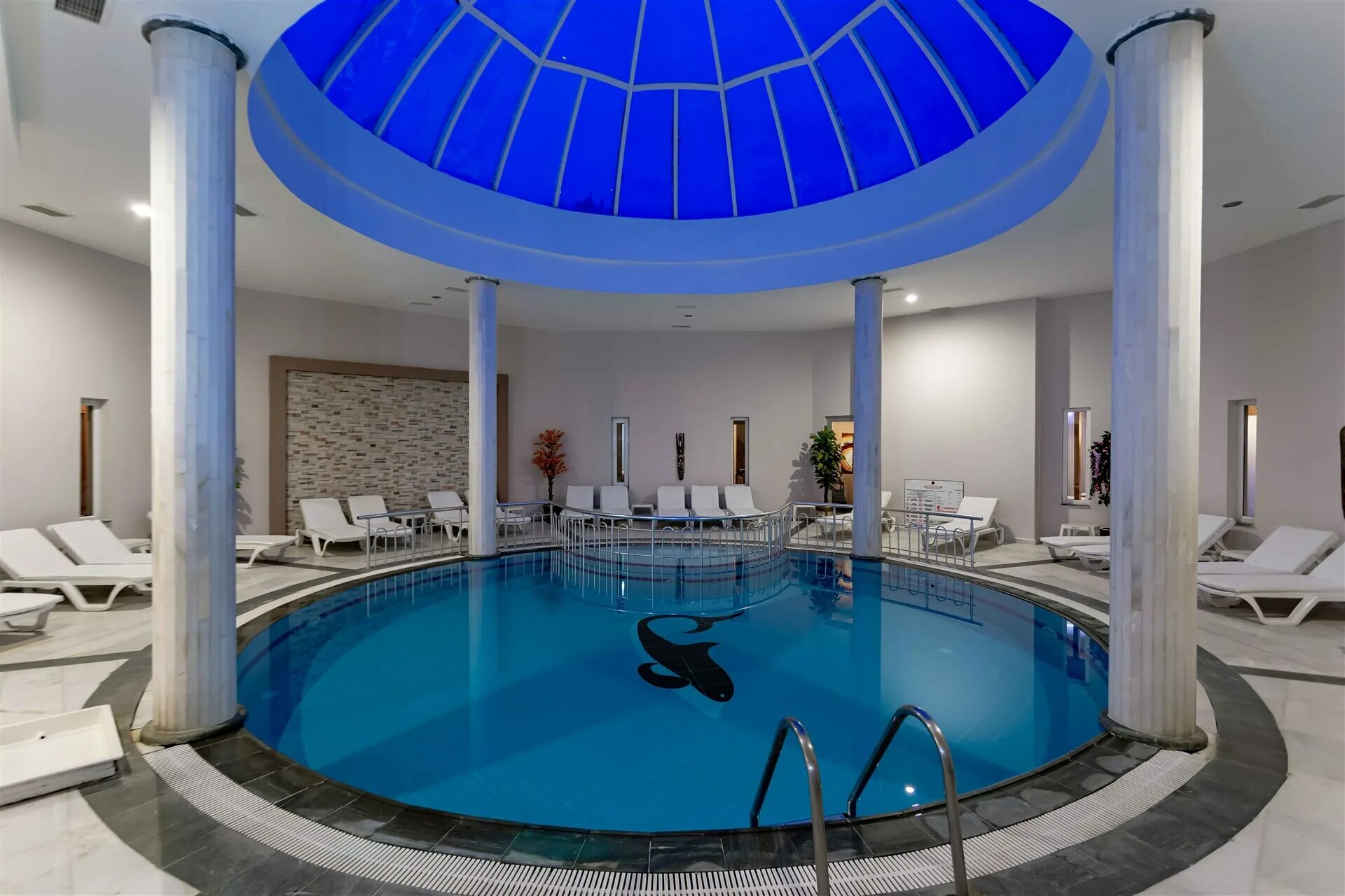 Iron ambassador hotel side) 5* манавгат, сиде, 200 м до моря. Loxia comfort club side 5*. Euphoria barbaross beach 5 сиде. Loxia comfort club side 5*. Турция отель фан сан фэмили лайф сиде.