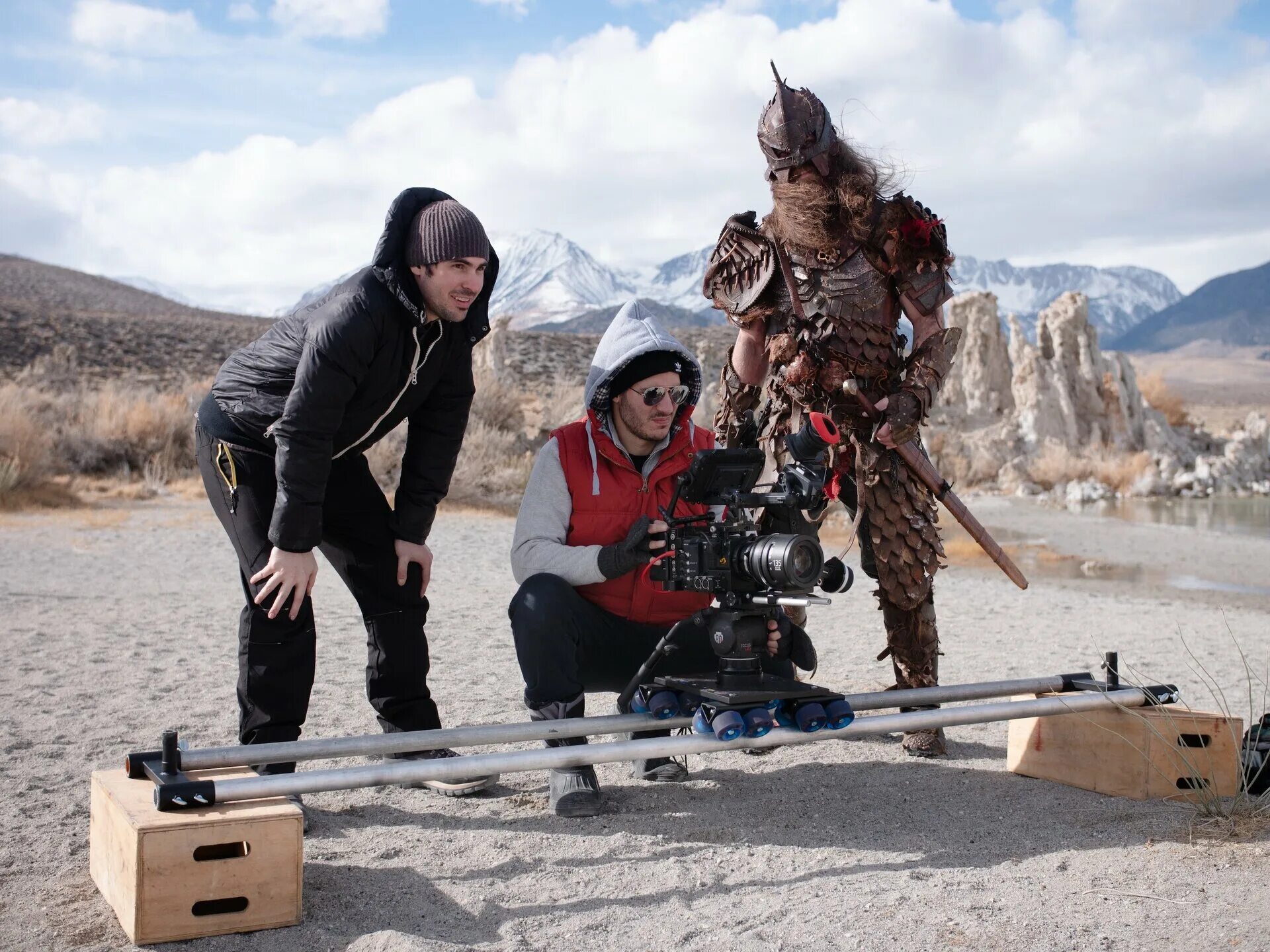 Зверь в пещере лавкрафт. Часы seiko black monster. Монстр час. Монстр час. Время монстров / the head hunter (2018).