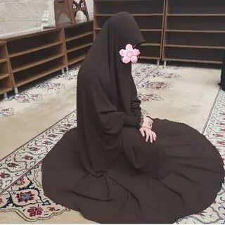 Ол бейне чатта сиськилерін көрсетті