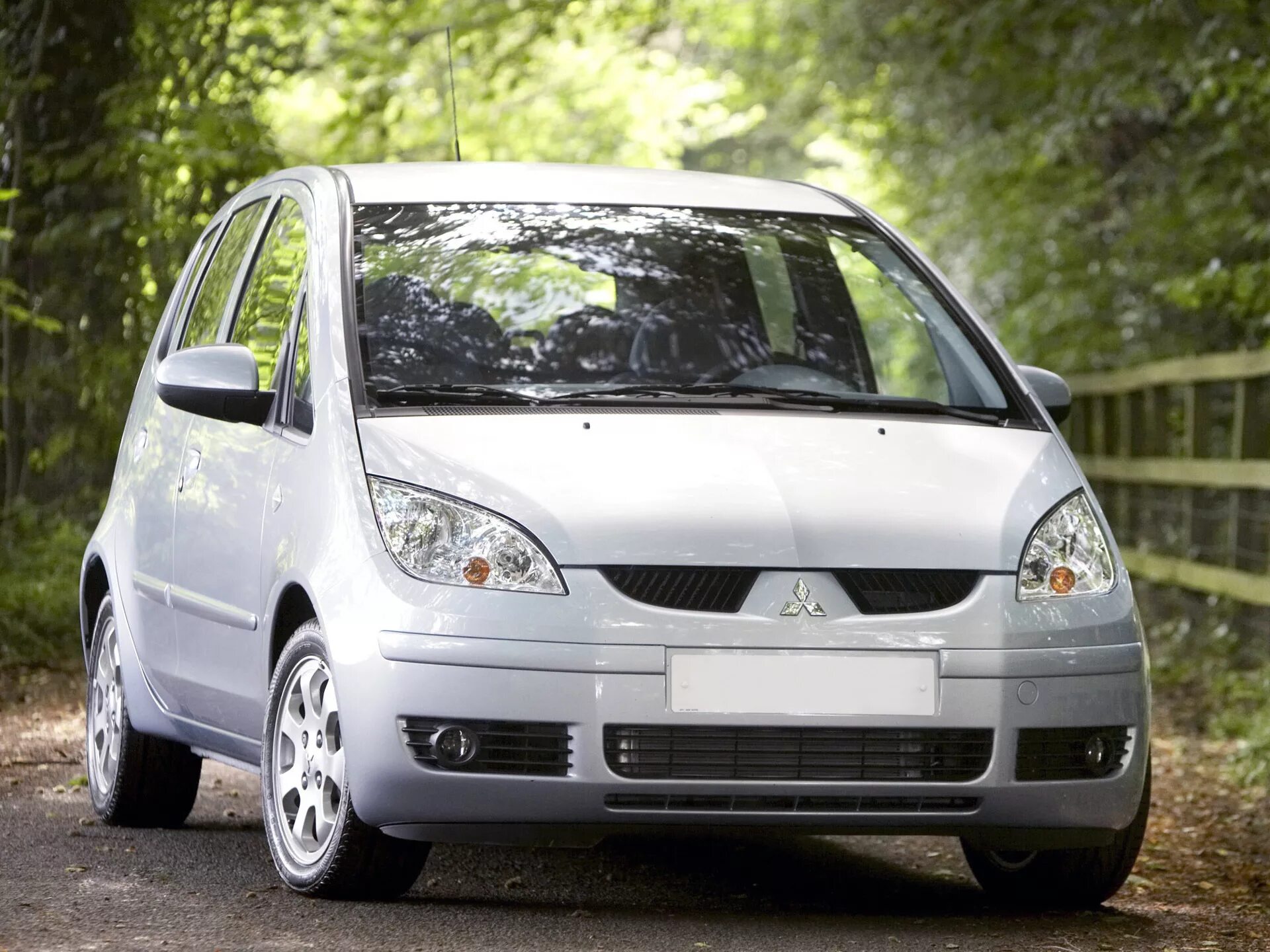 Mitsubishi colt 1. Mitsubishi Colt 2006. Мицубиси Colt, 2006. Митсубиси Кольт 2006. Мицубиси Кольт 2006.