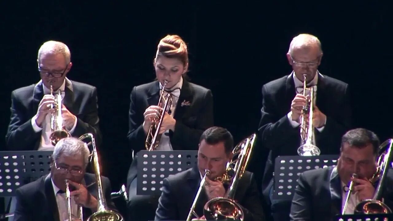 Народный джаз песня. Музыкант Джанле Джиоев. Джазовый оркестр имени Кима Суанова. Армянский народный джазовый оркестр.