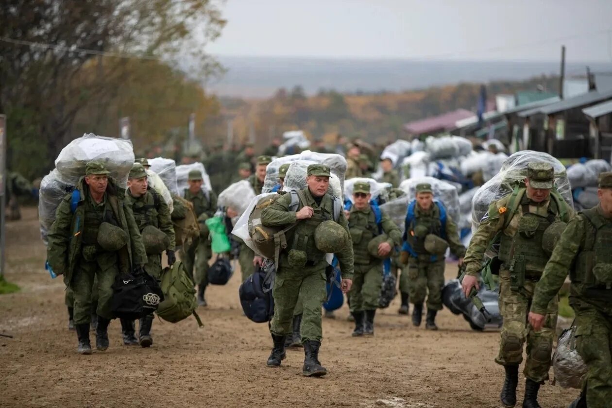 Военный полигон. Мобилизованные на полигоне. Мобилизованные солдаты России. Военные учения России полигон. Россия 1 учения