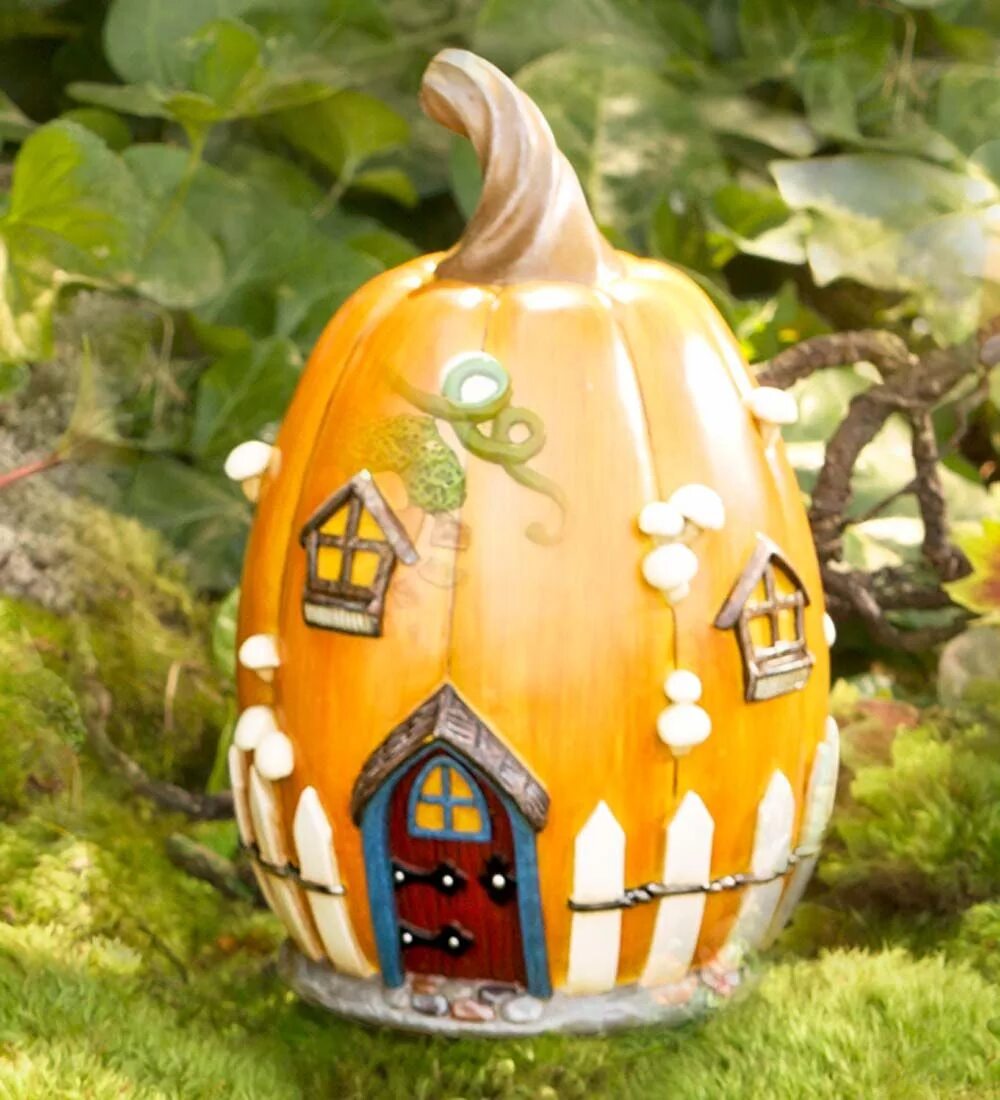сказочный домик тыква. сказочный домик из тыквы. поделки из тыквы. домик тыквы. красивый домик из тыквы.