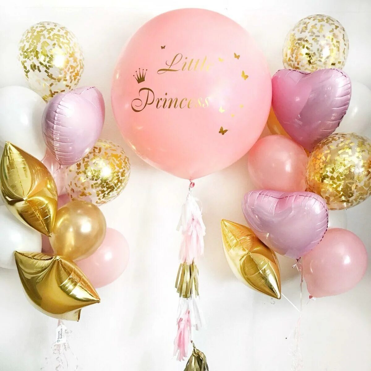 Шары 6 месяцев. Шары розовое золото. Шары розовые с золотом. Воздушный шарик. Красивые шары на день рождения.