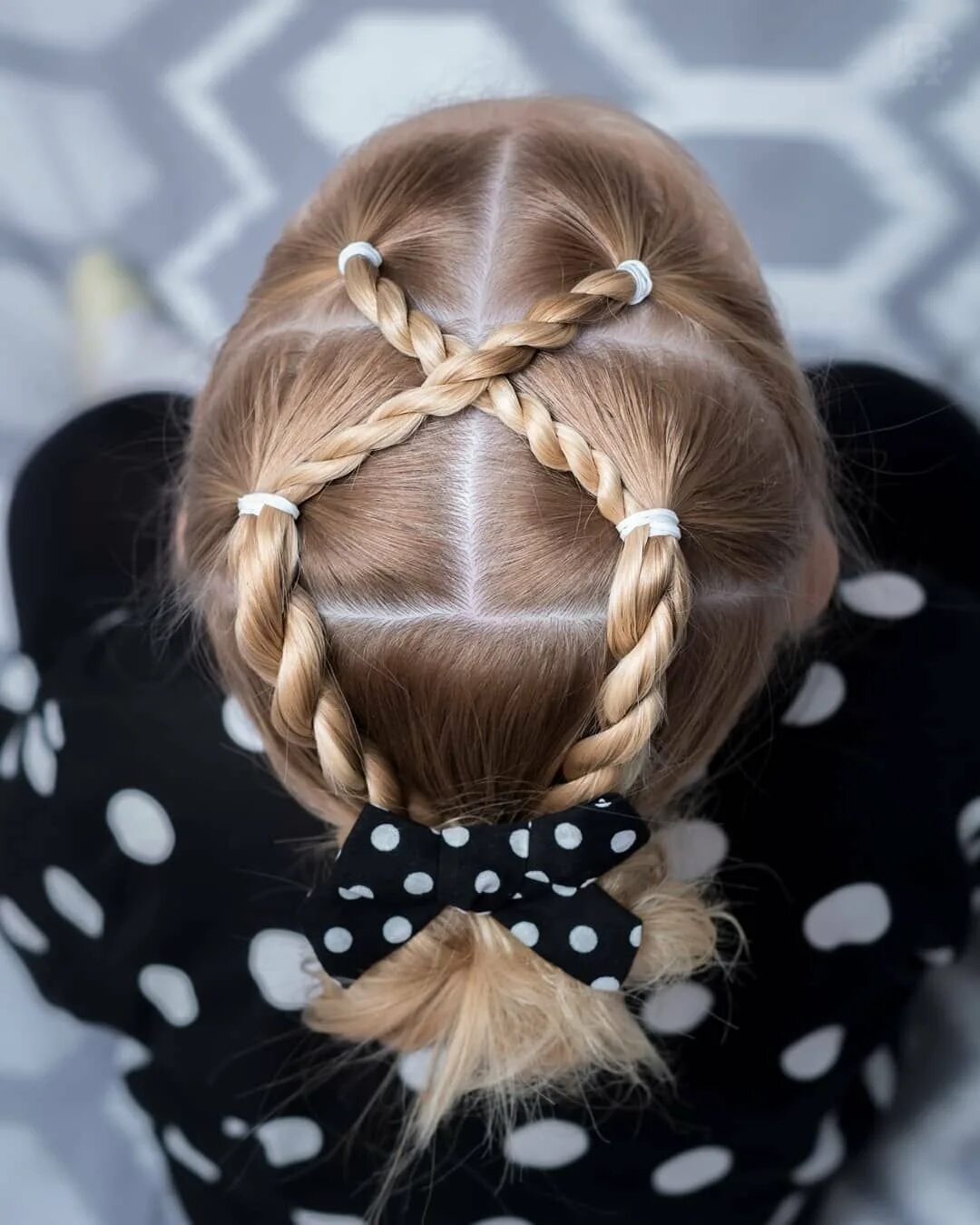 детские прически быстро в сад. причёски на короткие волосы для девочек. детские прически для девочек. детские прически быстро в сад. детские причёски в садик простые.