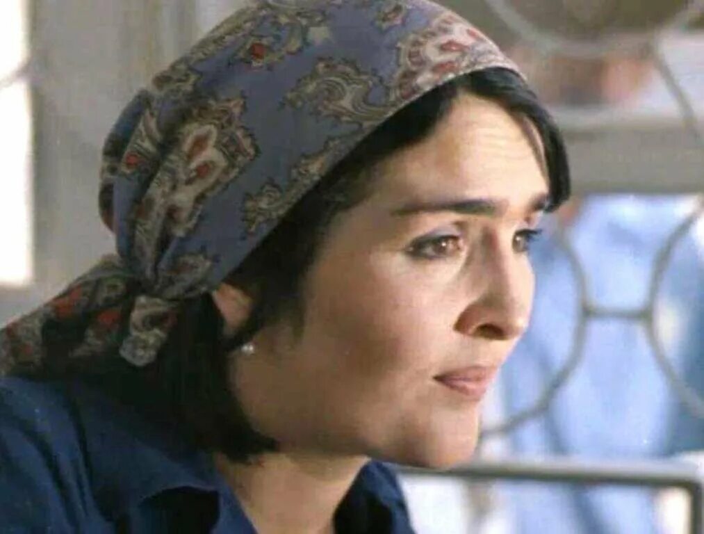 Сороджон сабзалиева. Соро сабзалиева актриса. Соро сабзалиева актриса. Савринисо (саври) сабзалиева. Соро сабзалиева актриса.