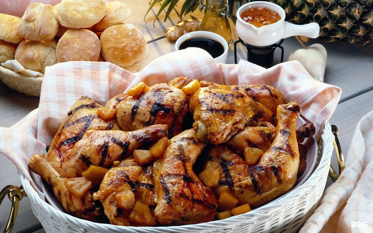 Блюда с домашней курицей. Домашняя еда фото. Курица фото еда. Курица блюдо красивое фото. Куру беру