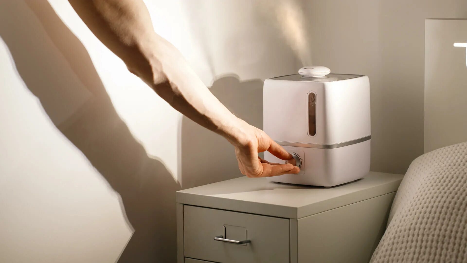 Polaris puh 5906di. где в комнате должен стоять увлажнитель. увлажнитель в комнате. увлажнитель воздуха в комнате. полка для увлажнителя воздуха.