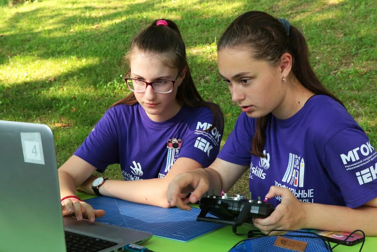 Лесной подрост орленок. Вдц орленок штормовой. Программы вдц орленок. Школа мотокросса вдц «орлёнок». Всероссийский детский центр орленок туапсе.