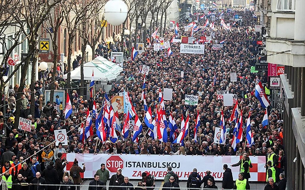 Стамбульская инициатива. Стамбульская конвенция. Митинг в Хорватии. Стамбульская конвенция о защите прав женщин. Стамбульская конвенция» – 1990 год.