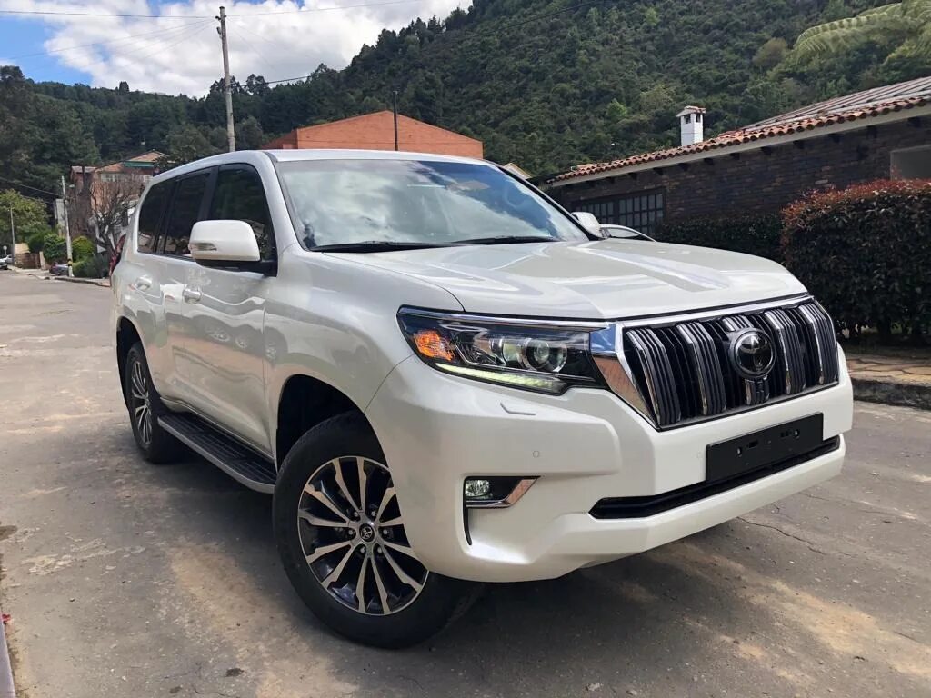 Куплю прадо 2020 года. Toyota Land Cruiser Prado 2020. Toyota Land Cruiser Prado 2020 белый. Прадо 150 2020. Toyota Land Cruiser 150 2020.