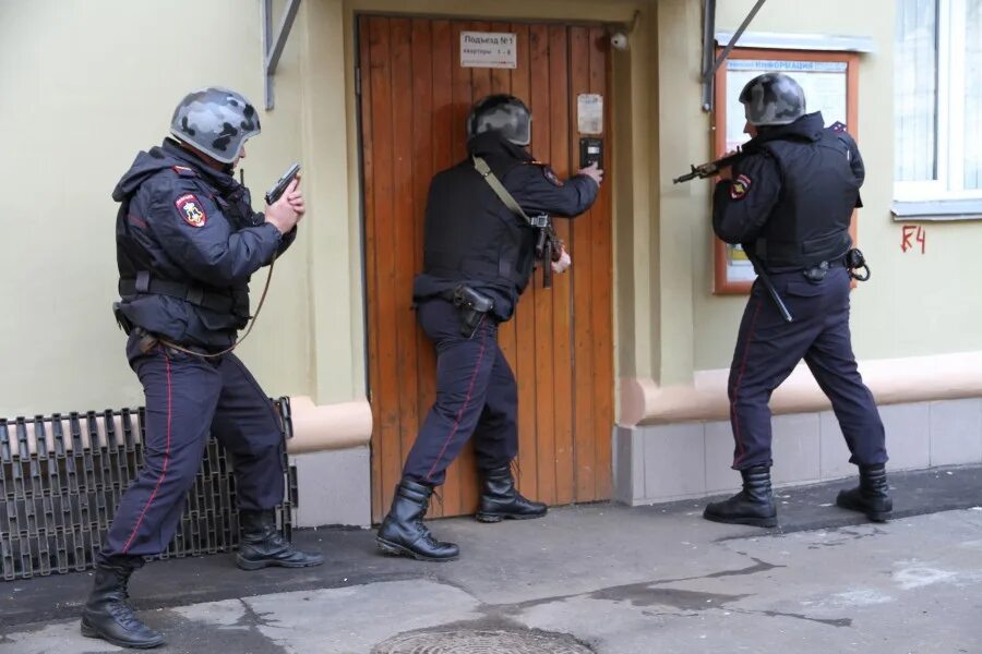 Задержание вооруженного преступника. Пресечение преступлений. Подготовка к задержанию. Арест помещения