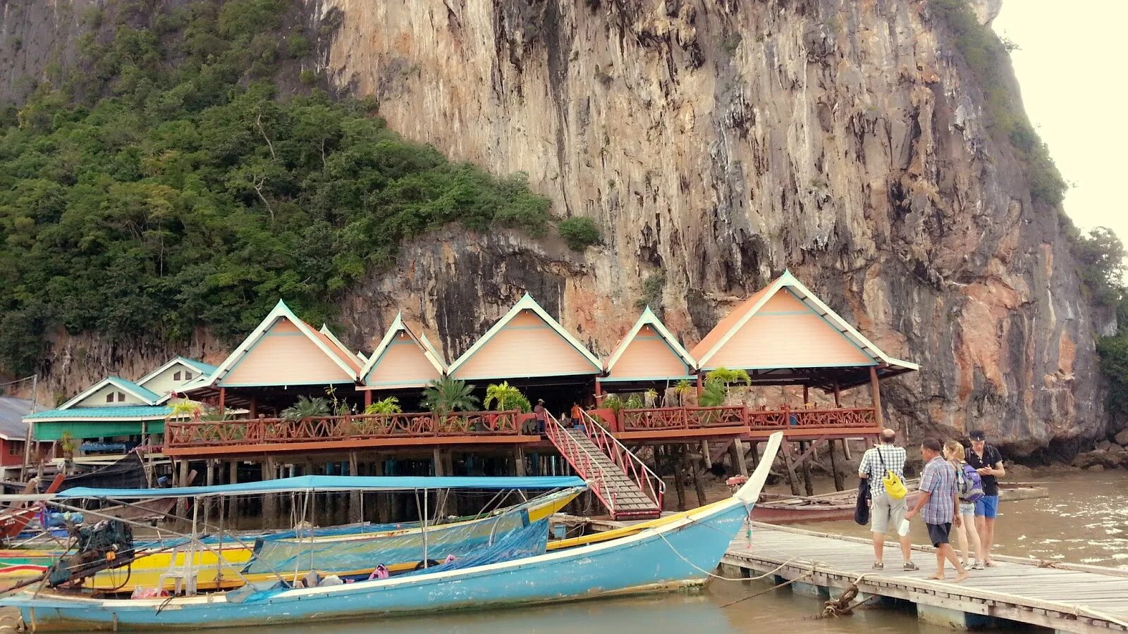 Таиланд деревня. Плавучая деревня в таиланде. озеро чео лан пхукет фото. koh panyee. phang chang kamala.