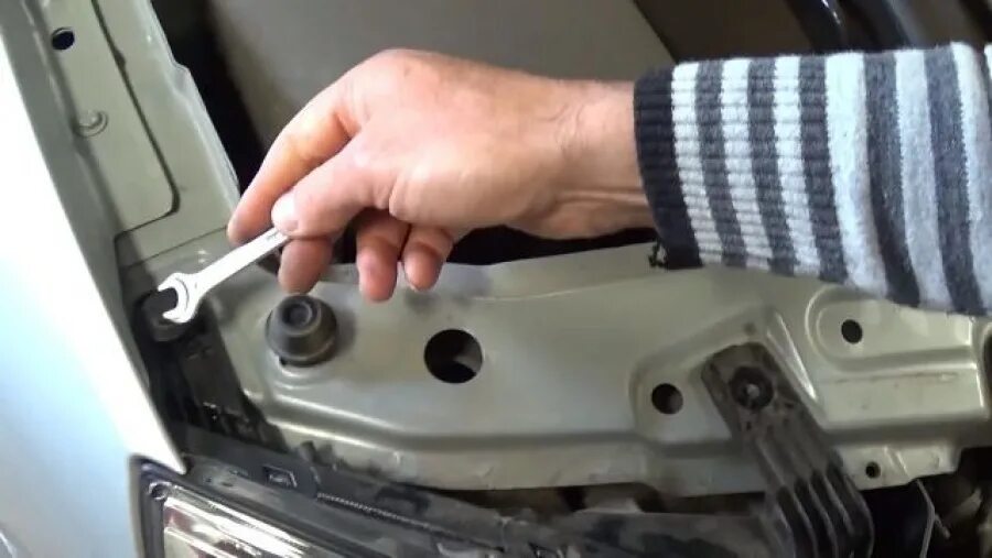 Как снять фару каптива Как проще снять фару Chevrolet Captiva (1G), 2,4 л, 2012 года своими руками DR