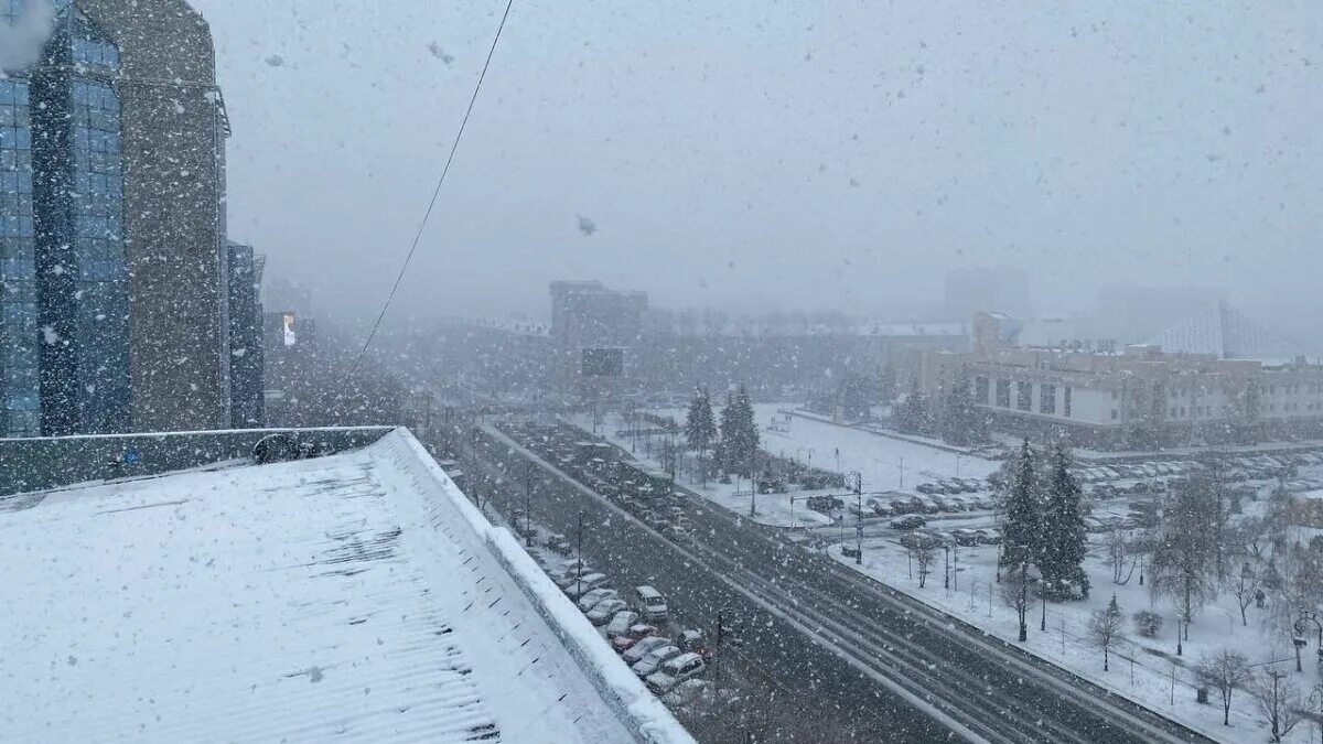 Сильный снегопад. Снегопад в Москве. Снег в Тюмени. Снежная Тюмень.