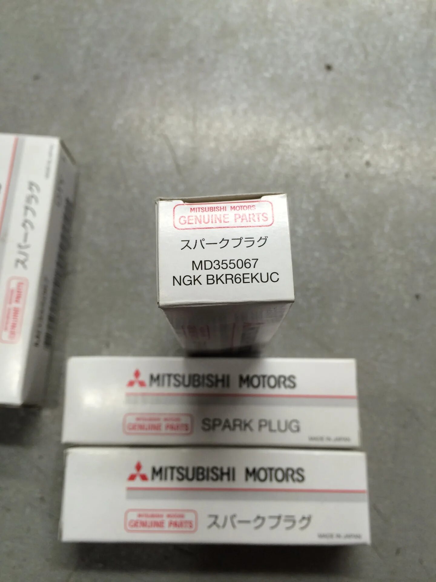 Mitsubishi md355067. Свеча зажигания Mitsubishi mn16323. Md355067 свеча зажигания. Md355067. Mitsubishi описание