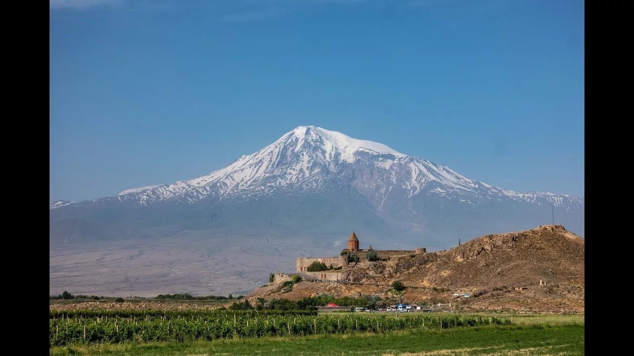 Georgia armenia. Гора Арарат со стороны Турции. Подножье горы Арарат. Хор Вирап Арарат. Арарат вид со стороны Турции.