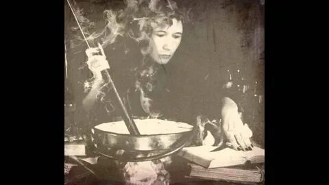 Ведьмы курят