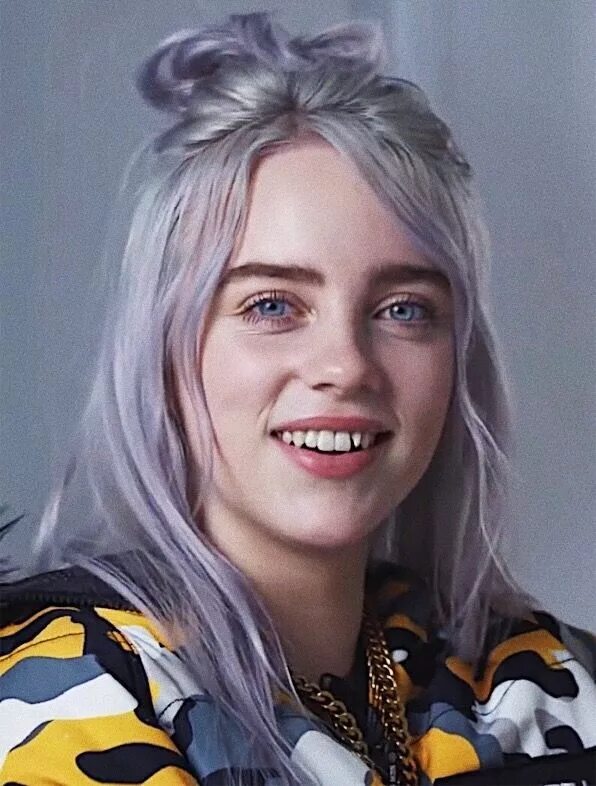 Билли айс. Билли Айлиш. Билли Айлиш улыбка. Billie Eilish улыбается. Billie Eilish smile.