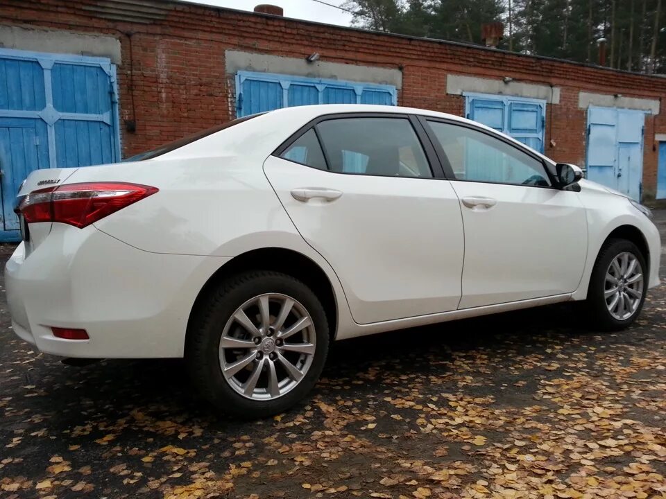 Диски тойота королла r16. Диски королла 2014. Toyota corolla 2014 r16. Тойота королла е160. Toyota corolla 180.
