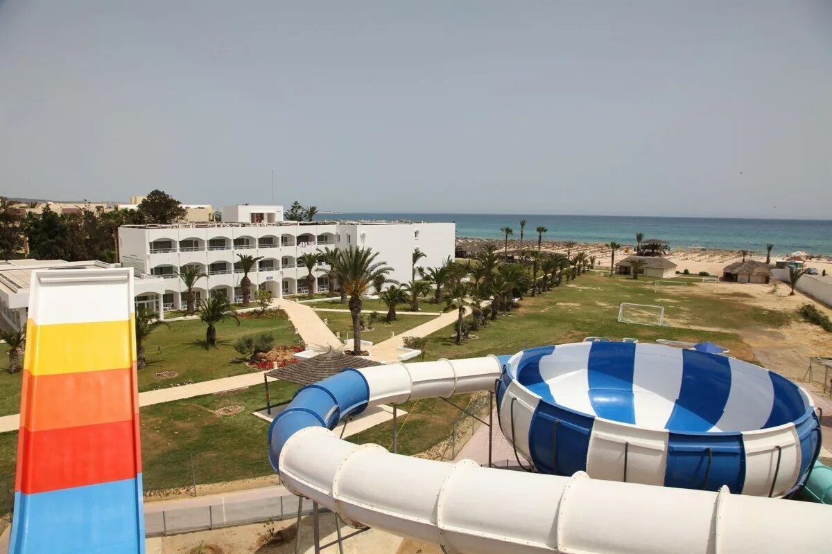 Venus beach зимой. Отель в хаммамете с аквапарком. Venus beach 4. Venus beach hotel пляж. Venus beach hotel cyprus.